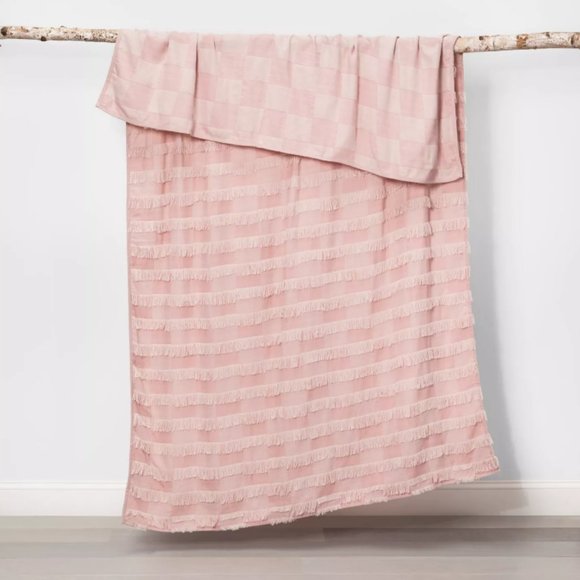 Opalhouse | Eyelash Bed Throw Blush - Picture 2 of 7